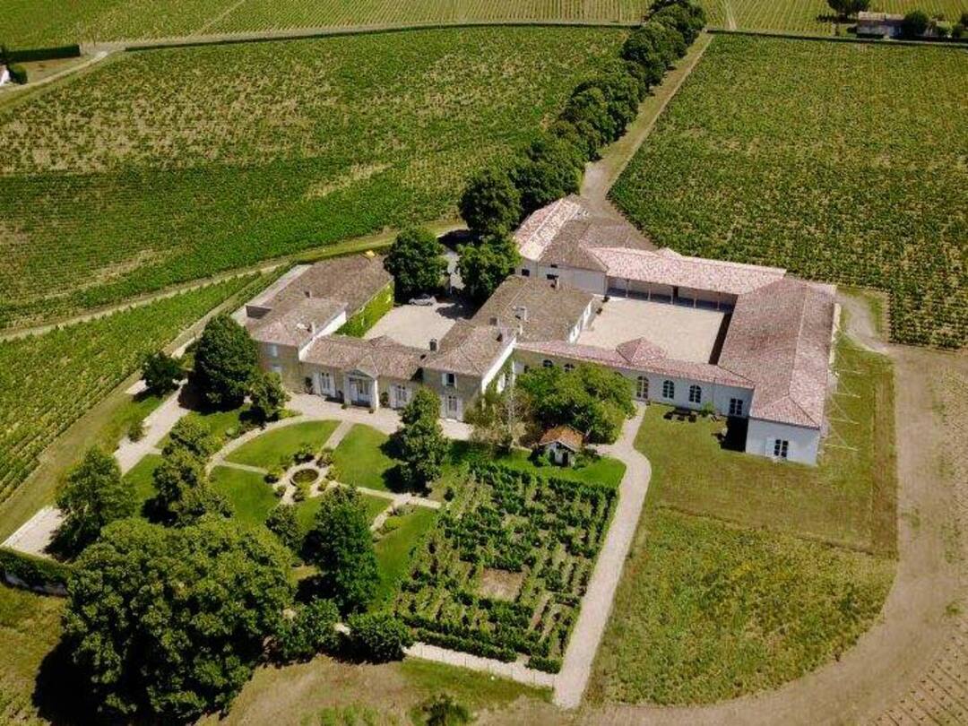CHÂTEAU BELLES GRAVES, Lalande de Pomerol AOP | 2015 MEDIA BOTELLA